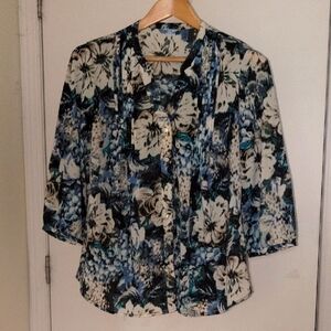 IZOD FLORAL BLOUSE SIZE MEDIUM